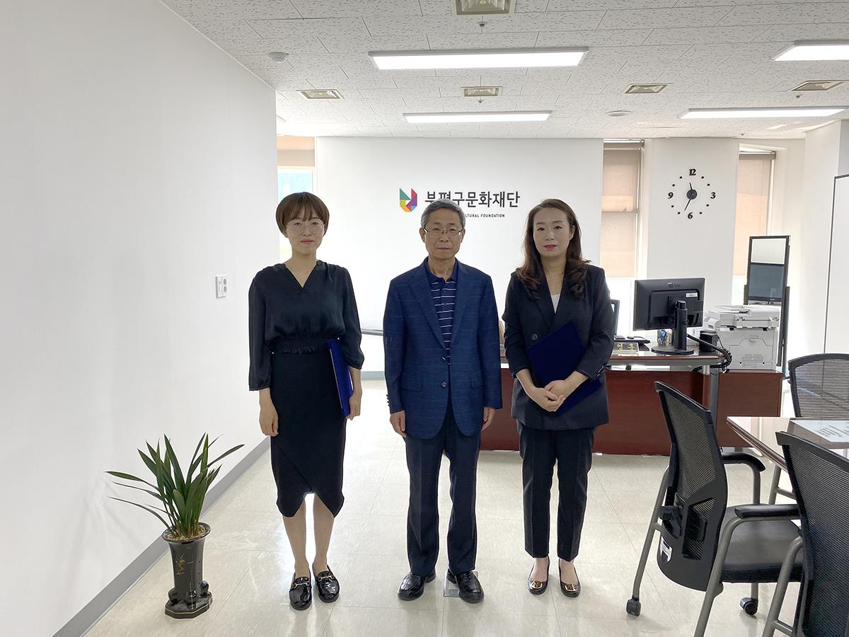 합창단 이수경 사무장, 풍물단 박윤이 훈련장 위촉식